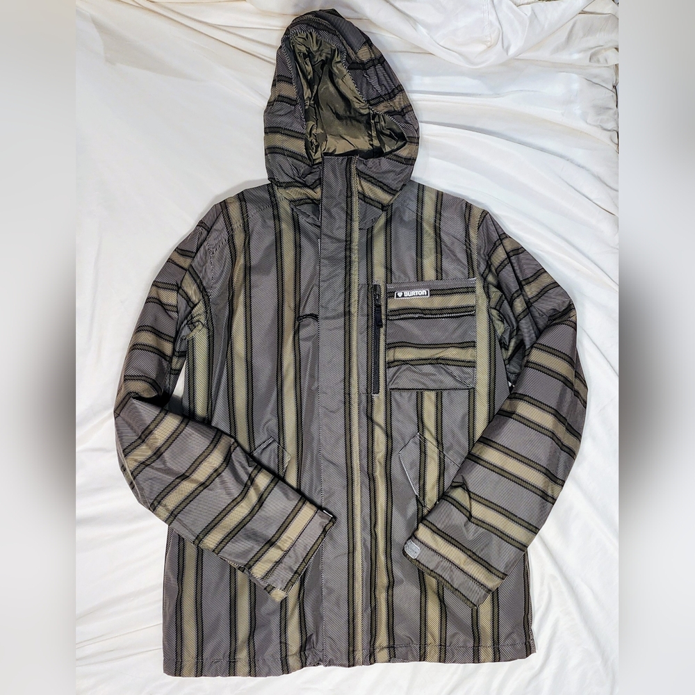 Burton Skiing/ Snowboarding Jacket White Collection Size XL